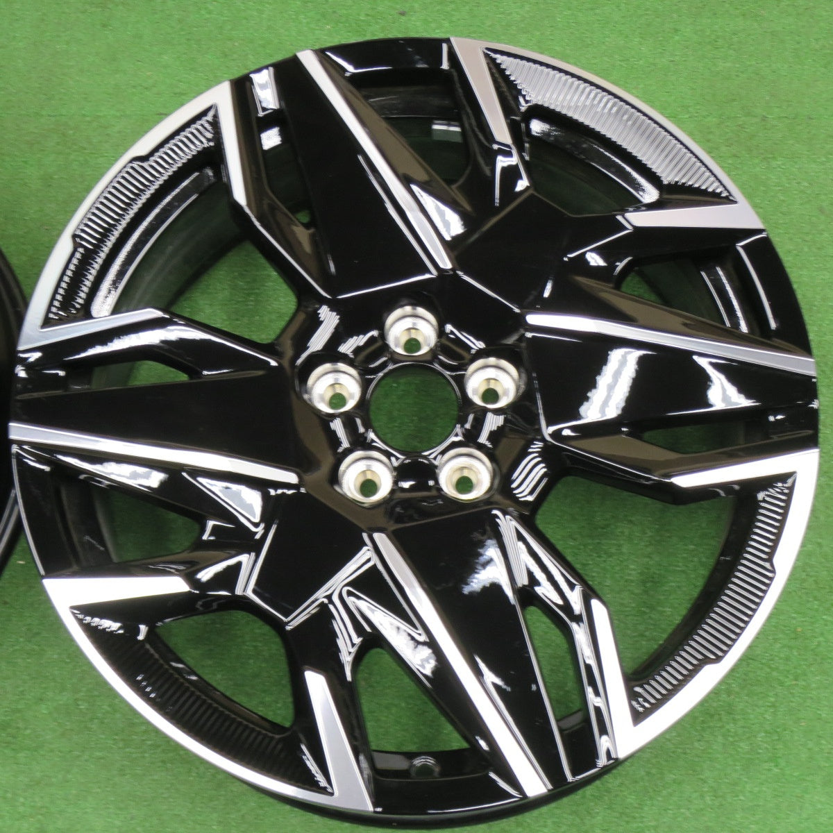 キレイ★プジョー 3008 現行 純正 ホイール 19インチ 19×7.5J PCD108/5H★6022202NKホ