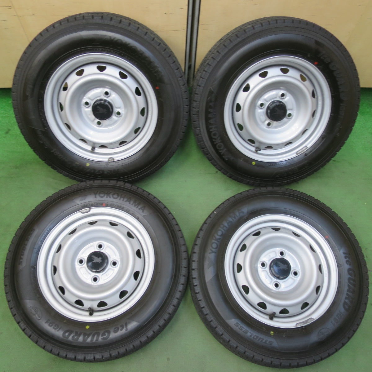 バリ溝！24年！キレイ！9.5分以上★スタッドレス 165/80R14 97/95N ヨコハマ アイスガード iG91 スチール ホイール 14インチ PCD114.3/4H★5111809イス
