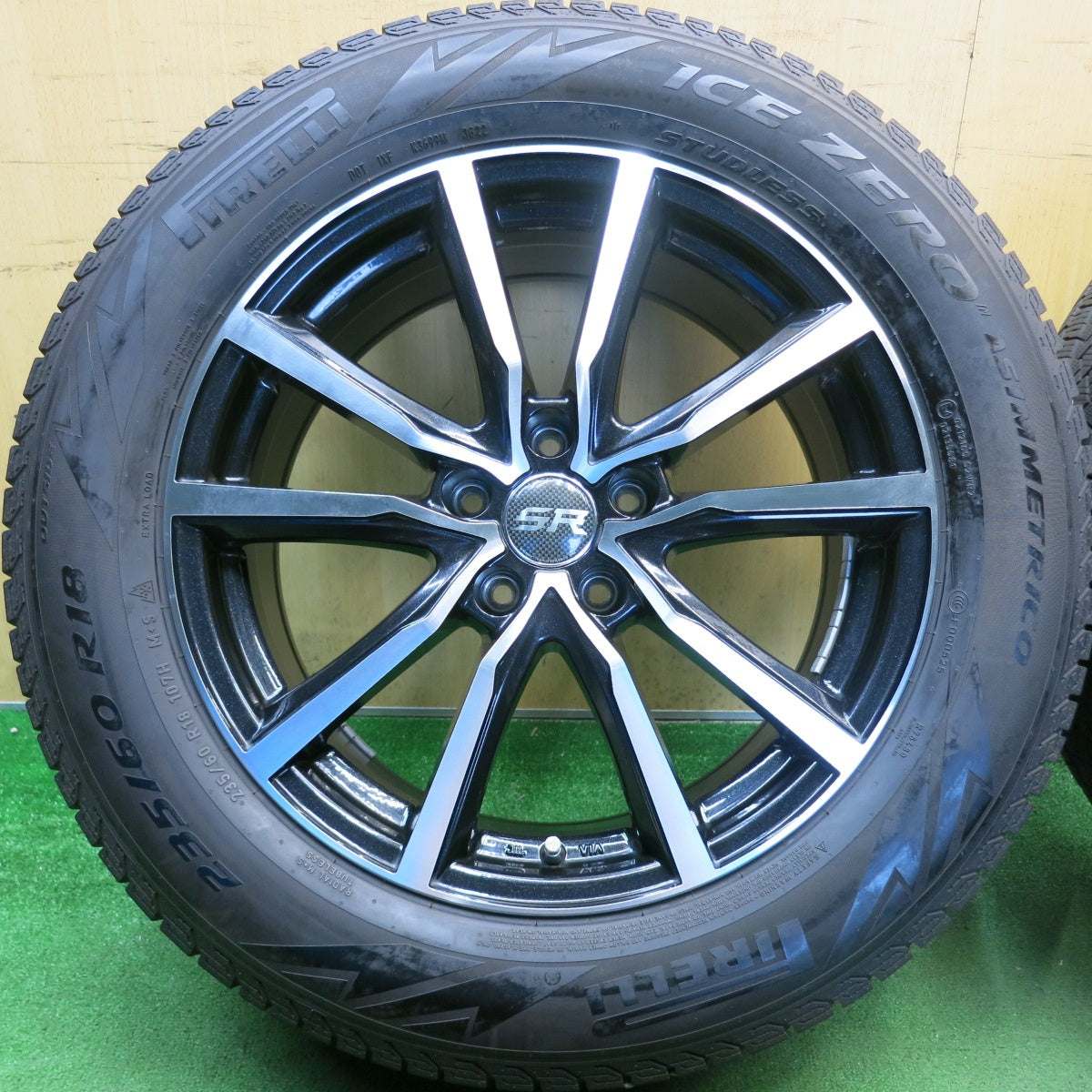 バリ溝！22年！キレイ！8.5分◎スタッドレス 235/60R18 ピレリ アイスゼロ アシンメトリコ STRANGER ストレンジャー 18インチ PCD114.3/5H◎6070514HAス