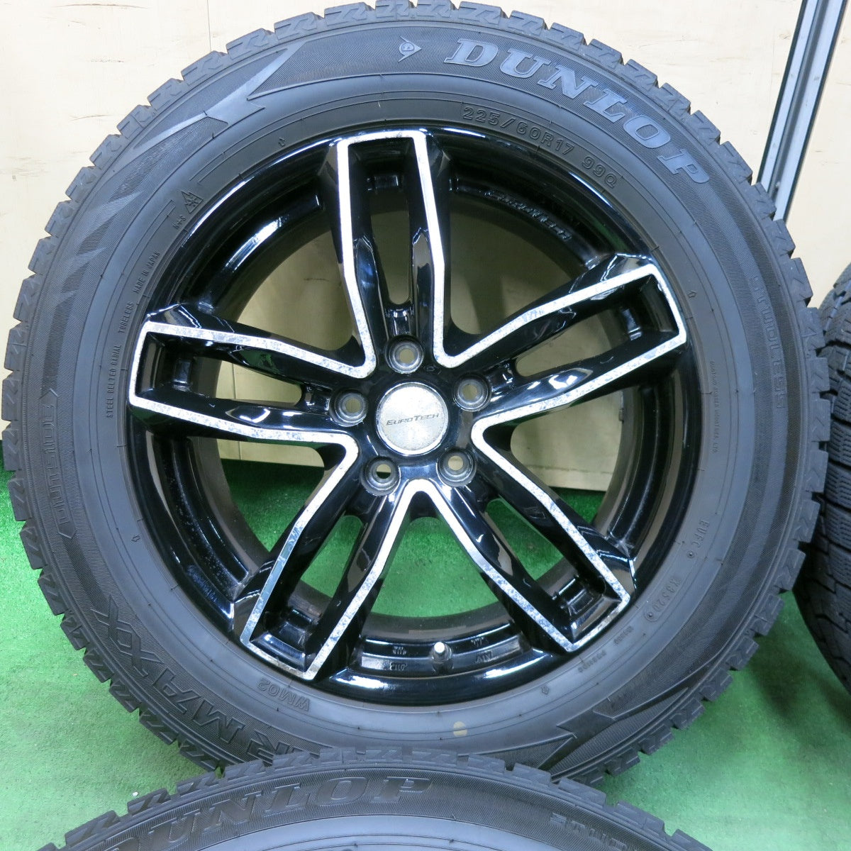 [送料無料] バリ溝！20年！9.5分★プジョー 等 EUROTECH 225/60R17 スタッドレス ダンロップ ウインターマックス WM02 ユーロテック 17インチ PCD108/5H★4122501SYス
