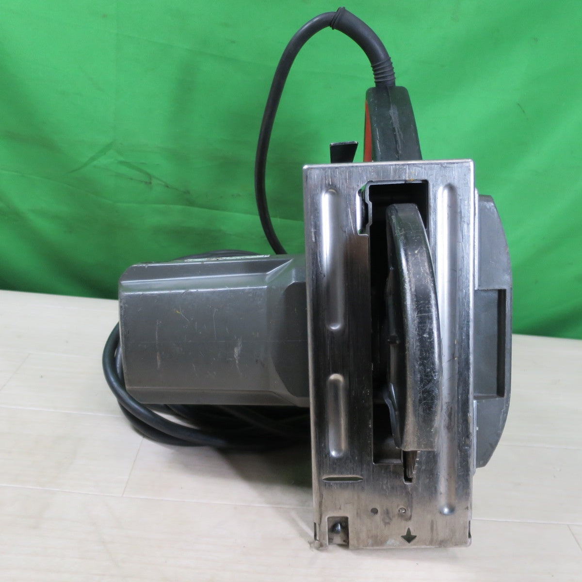 [送料無料] ☆新ダイワ 180mm 防塵 カッター B18NⅡ 電動 工具 切断機 防じん コード式 B18N2 やまびこ Shindaiwa 100V☆