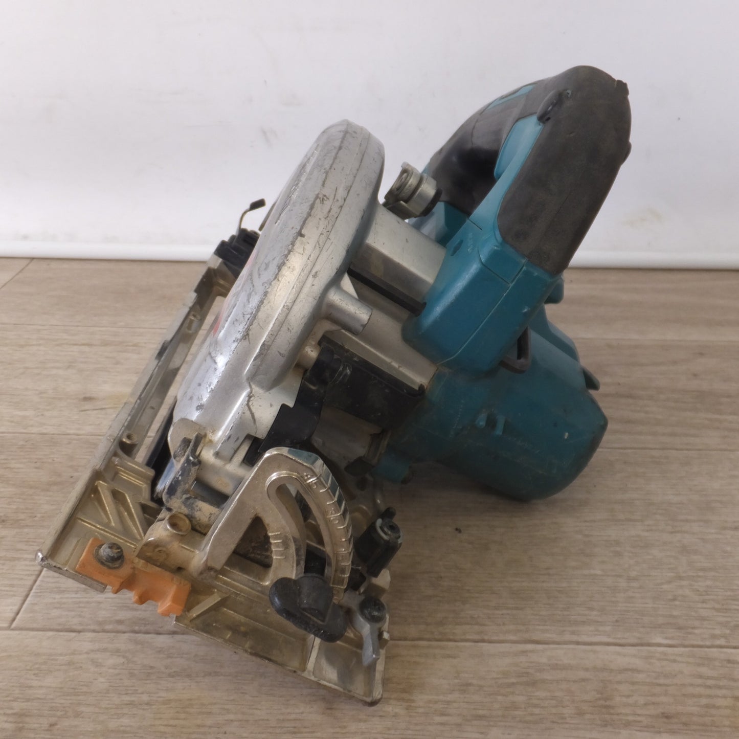 [送料無料] ★マキタ makita 165mm 充電式マルノコ HS631D 18V　155～165mm　木工用 超硬丸ノコ　本体のみ★