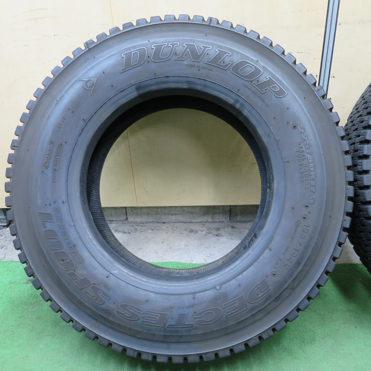 バリ溝！23年！9分！2本◎トラック タイヤ 225/80R17.5 123/122L スタッドレス ダンロップ デクテス SP001 DECTES 17.5インチ◎6100603NGスタ