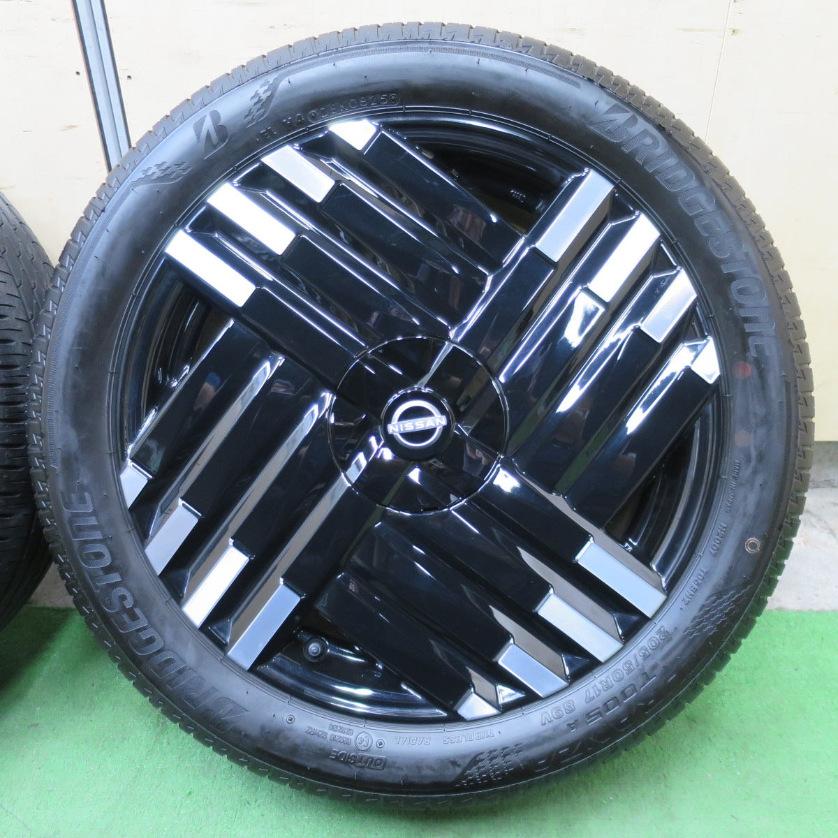 新車外し！25年◎日産 E13 ノート オーラ 純正 205/50R17 ブリヂストン トランザ T005A 17インチ PCD100/4H◎6082601NGノ
