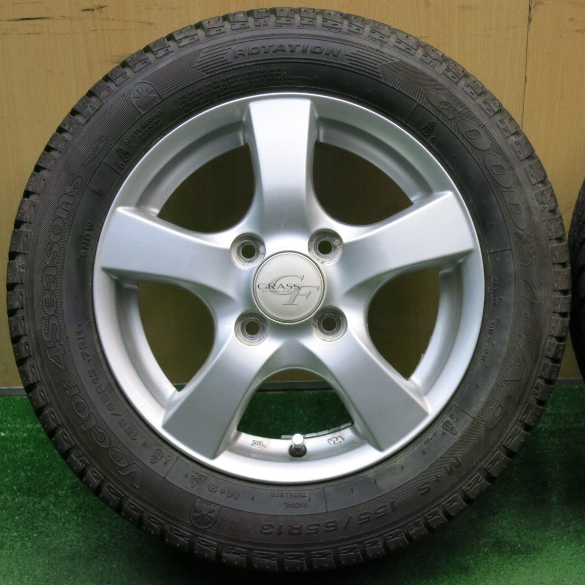 バリ溝！23年！9.5分★155/65R13 グッドイヤー Vector 4Seasons GRASS グラス 13インチ PCD100/4H★5051402NJス