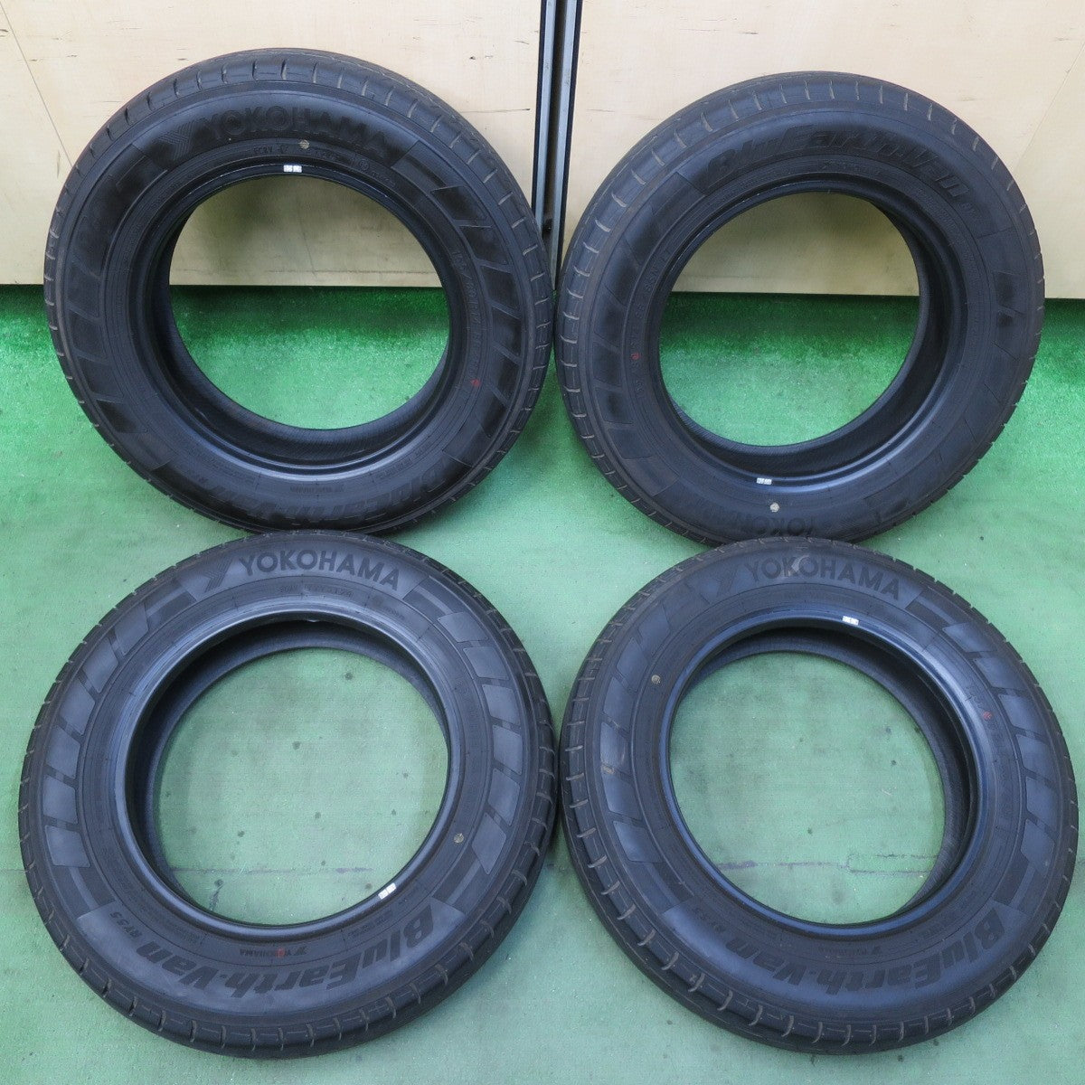 バリ溝！24年！8.5分★155/80R14 88/86N ヨコハマ BluEarth-Van RY55 タイヤ 14インチ プロボックス サクシード 等★5102004イノタ
