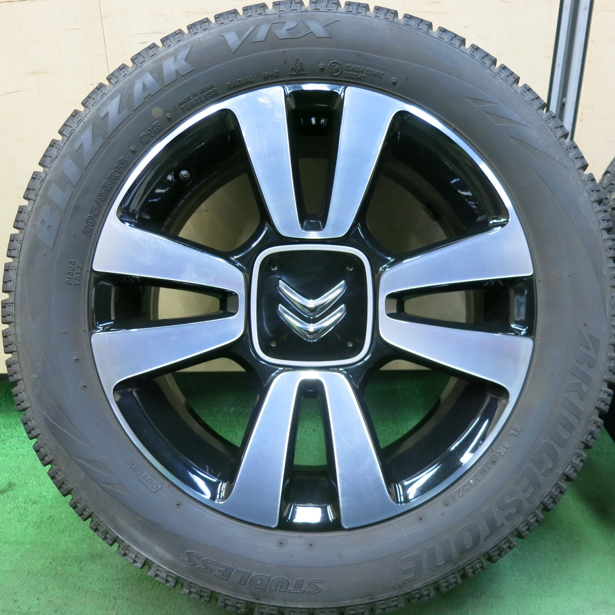 バリ溝！21年！9.5分★シトロエン C3 純正 205/55R16 スタッドレス ブリヂストン ブリザック VRX 16インチ PCD108/4H★5090602SKス
