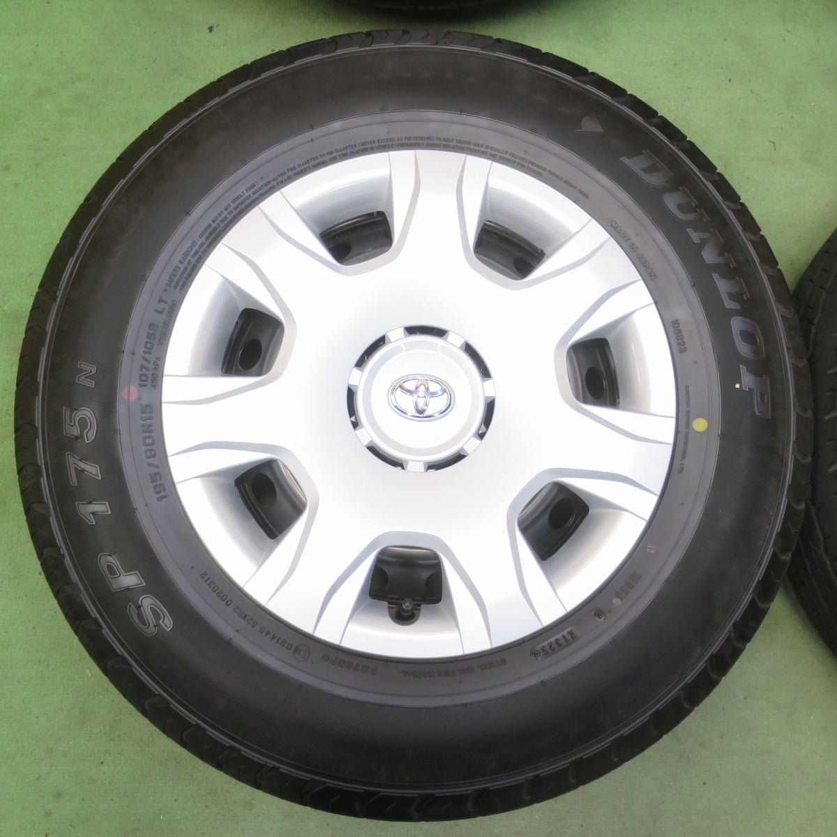 バリ溝！25年！9.5分◎トヨタ 200系 ハイエース 純正 スチール 195/80R15 107/105S ダンロップ SP175N 15インチ PCD139.7/6H◎6062607イノ
