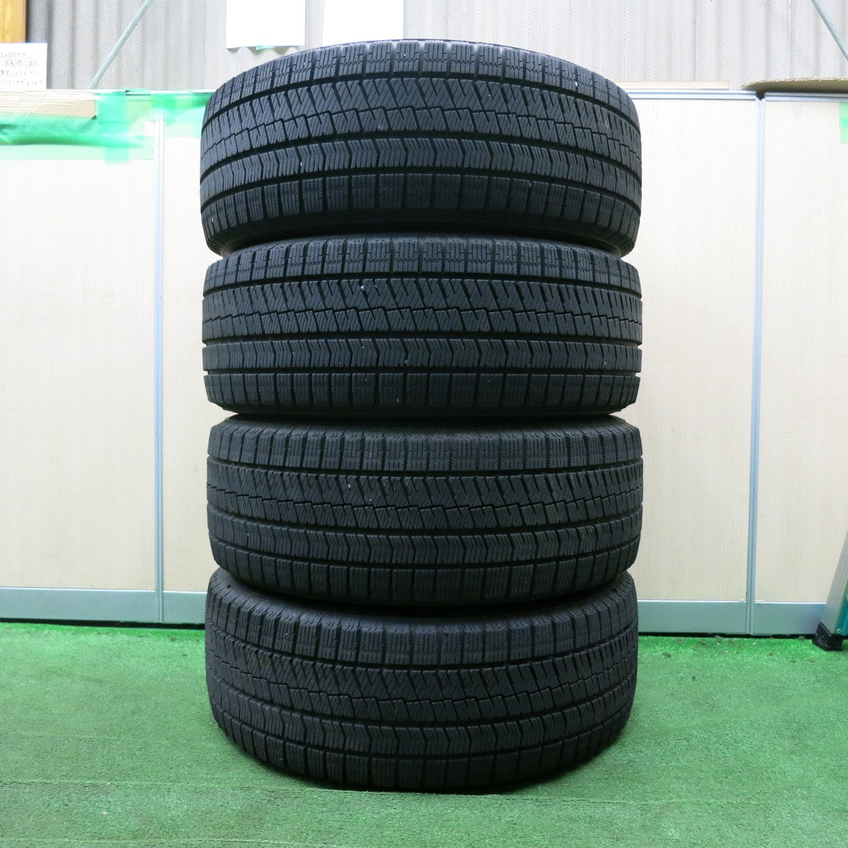 *送料無料* センサー付！バリ溝！20年！キレイ！9.5分★レクサス ES300h 純正 215/55R17 スタッドレス ブリヂストン ブリザック VRX2 PCD114.3/5H★4051404NJス