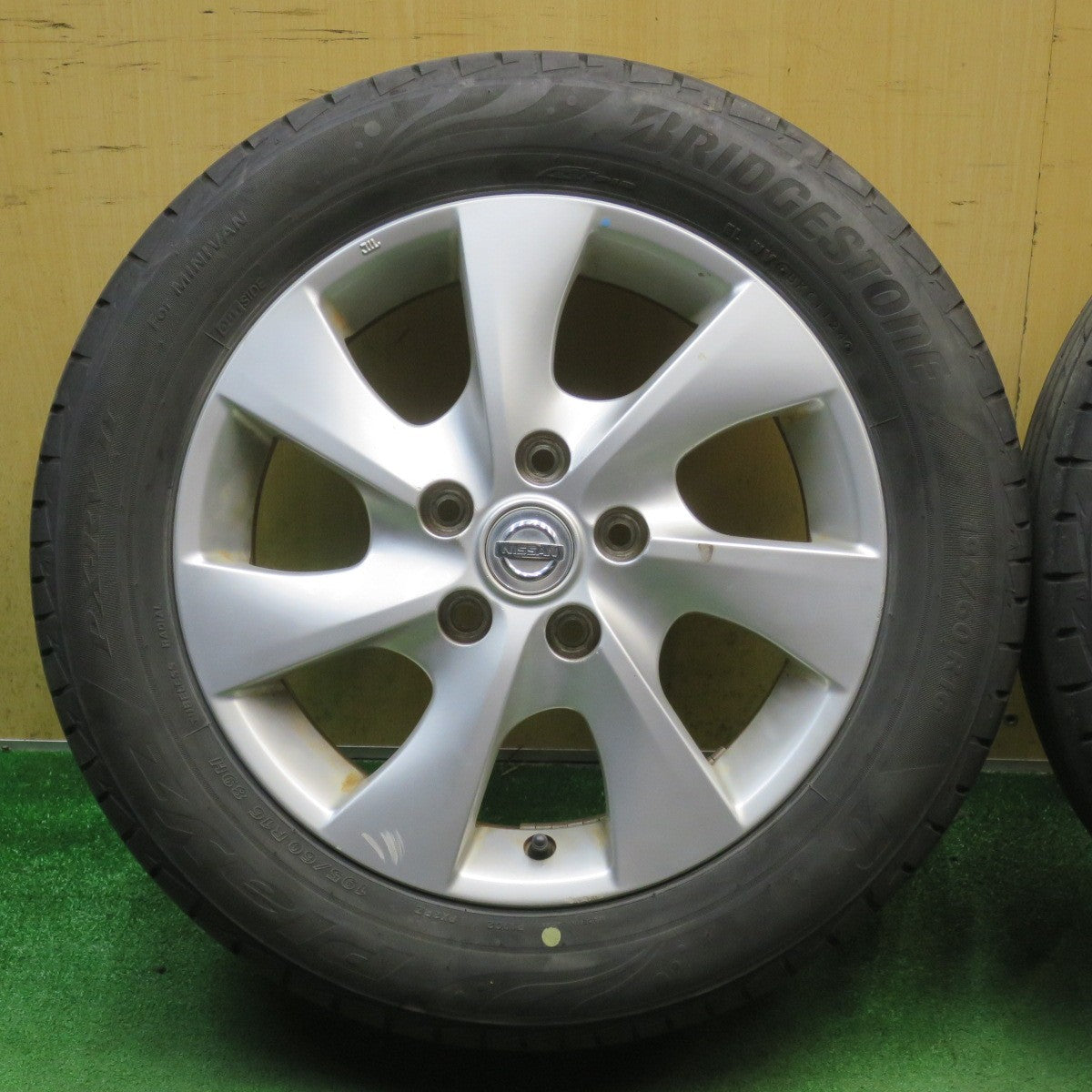 バリ溝！24年！9.5分◎日産 C26 セレナ 純正 195/60R16 ブリヂストン プレイズ PX-RV2 16インチ PCD114.3/5H◎6072402NJノ