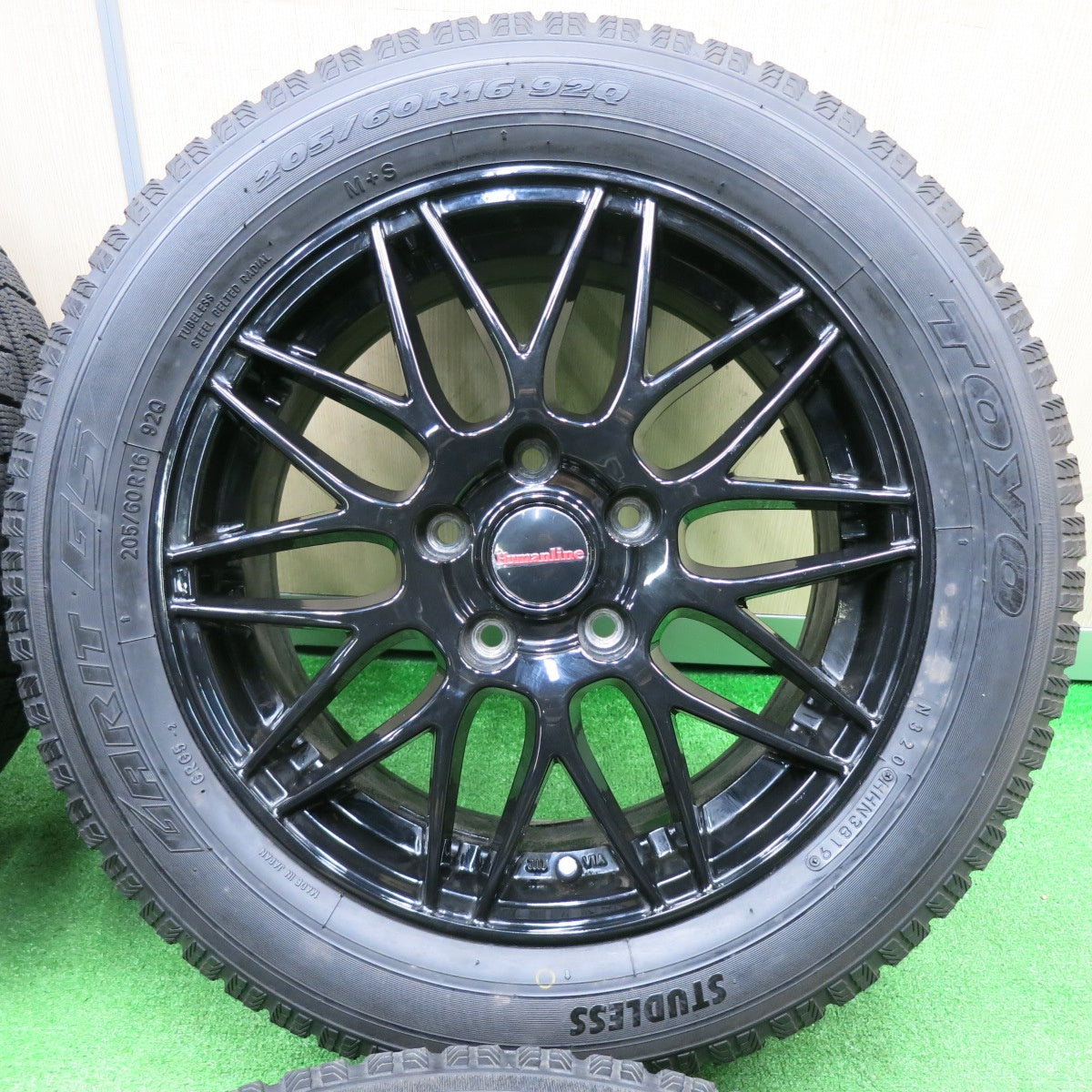 [送料無料] バリ溝！キレイ！9.5分以上★スタッドレス 205/60R16 トーヨー ガリット G5 Humanline ヒューマンライン 16インチ PCD114.3/5H★4111908TNス