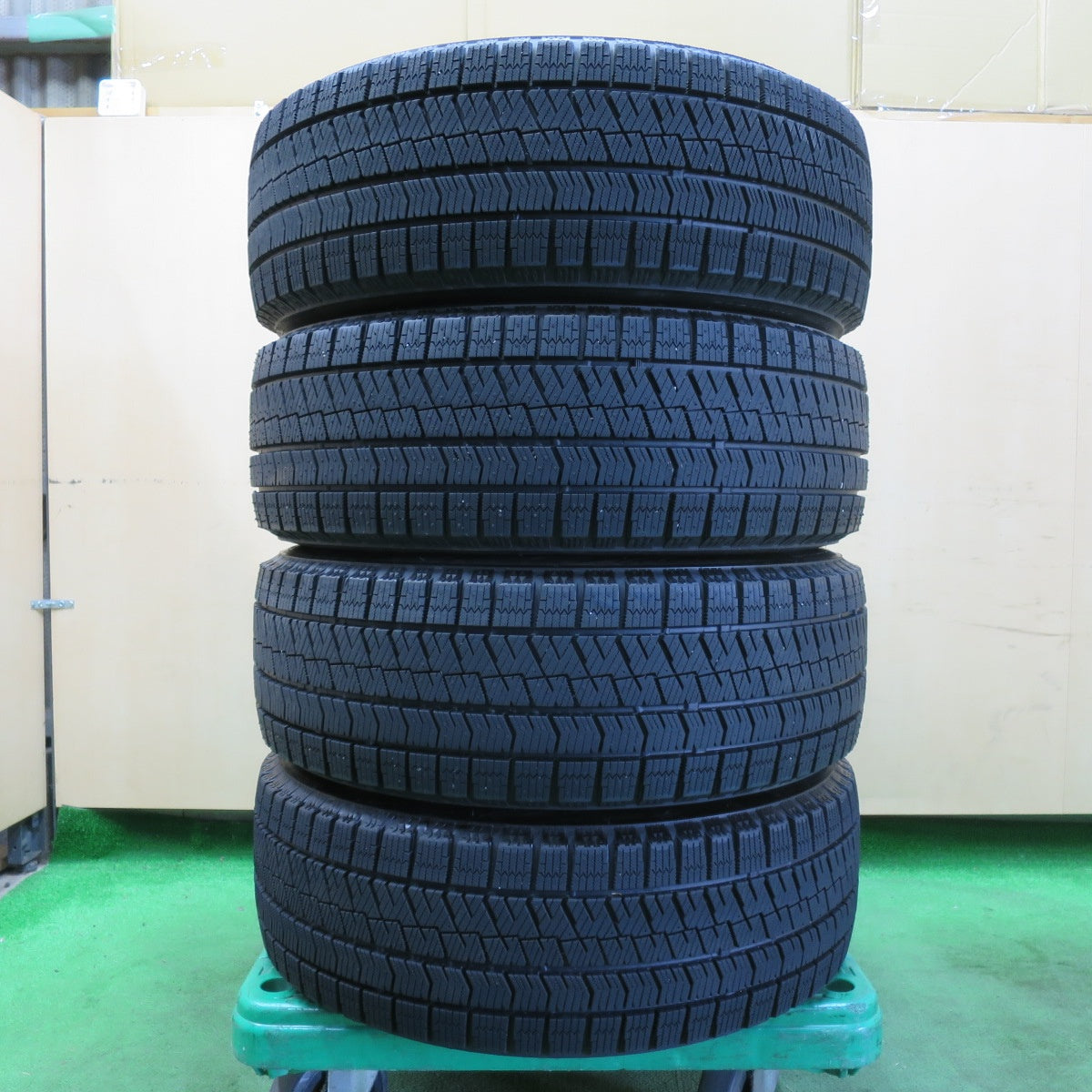 [送料無料] バリ溝！20年！キレイ！ほぼ10分★スタッドレス 185/55R16 ブリヂストン ブリザック VRX2 BALMINUM バルミナ 16インチ PCD114.3/5H★4102205イス