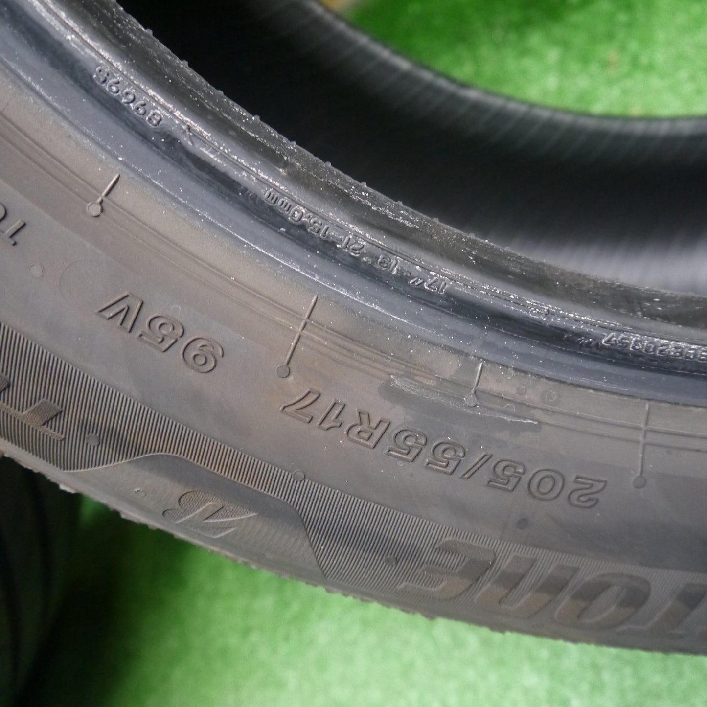 バリ溝！24年！8.5分！2本★205/55R17 ブリヂストン トランザ 6 ENLITEN エンライトン タイヤ 17インチ MINI ミニ クロスオーバー 等★6010509Hノタ
