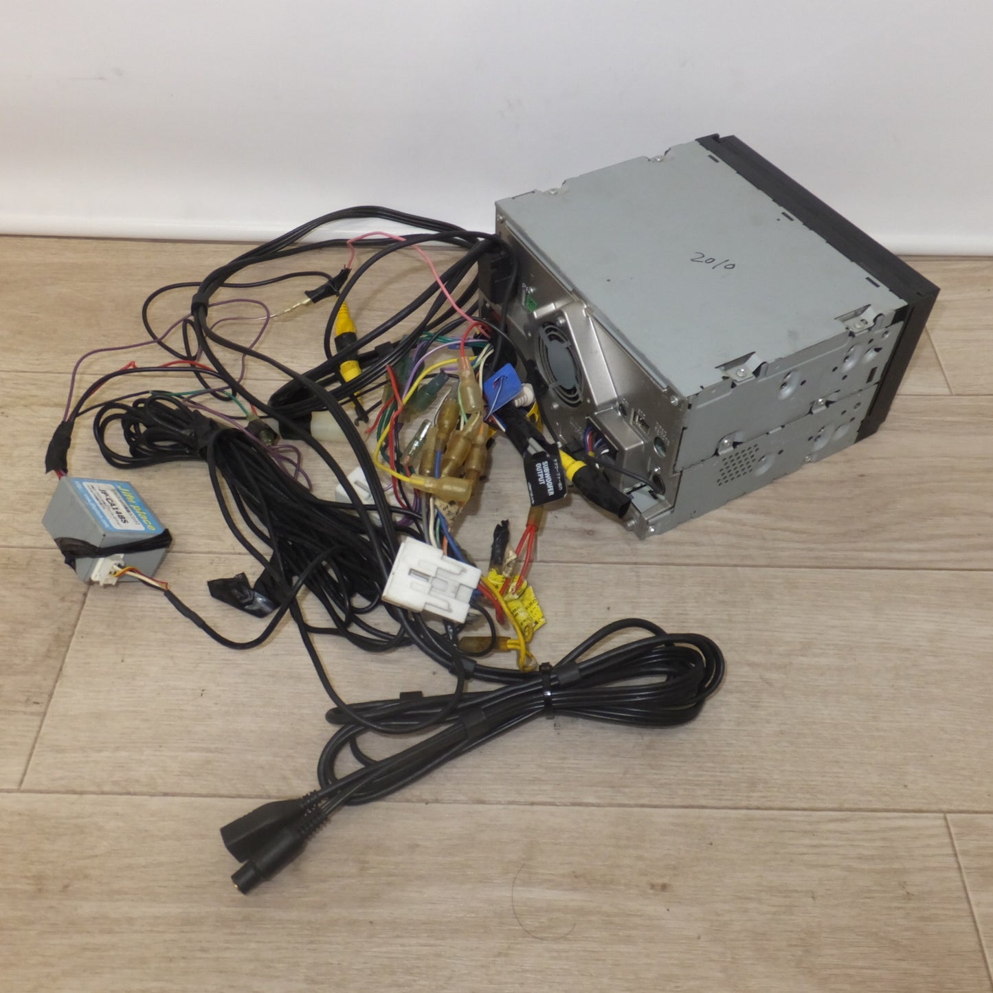 [送料無料] ★カロッツェリア carrozzeria AV一体型メモリーナビゲーション 楽ナビ AVIC-MRZ99[51]★