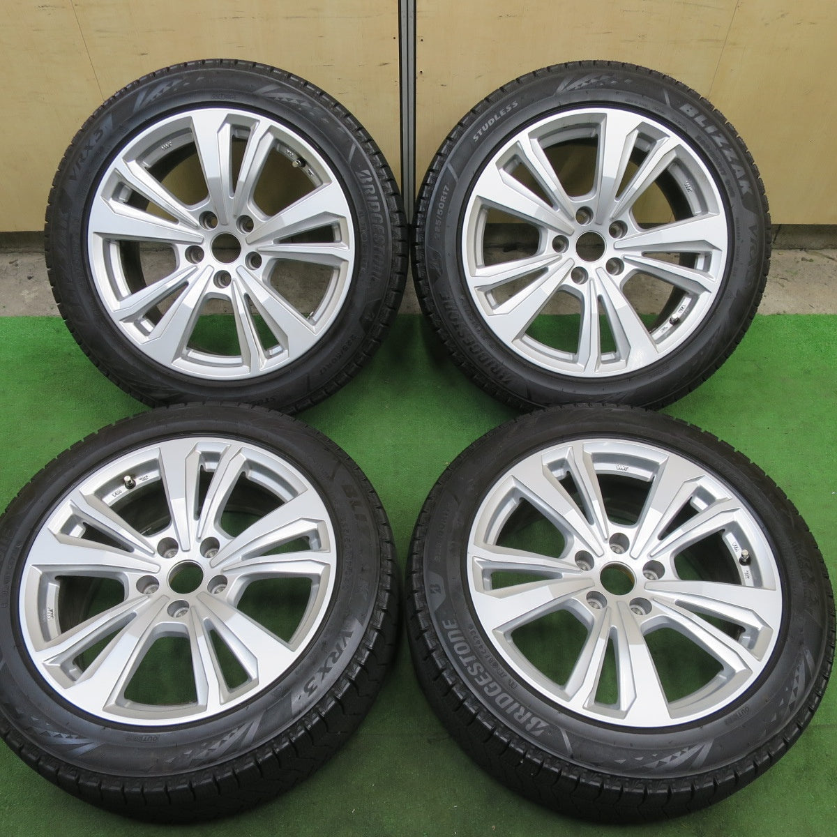 バリ溝！23年！キレイ！9.5分★BMW 等 smartline 365 225/50R17 スタッドレス ブリヂストン ブリザック VRX3 スマートライン 17インチ PCD112/5H★5112205TTス