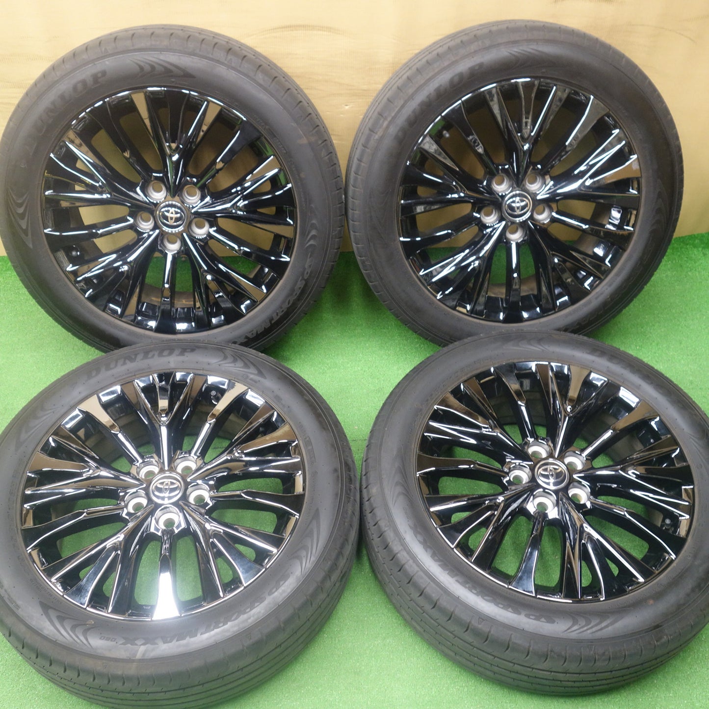 キレイ！24年◎トヨタ 40系 ヴェルファイア Zプレミア 純正 225/55R19 ダンロップ SPスポーツマックス 060 19インチ PCD120/5H◎6062501KTノ