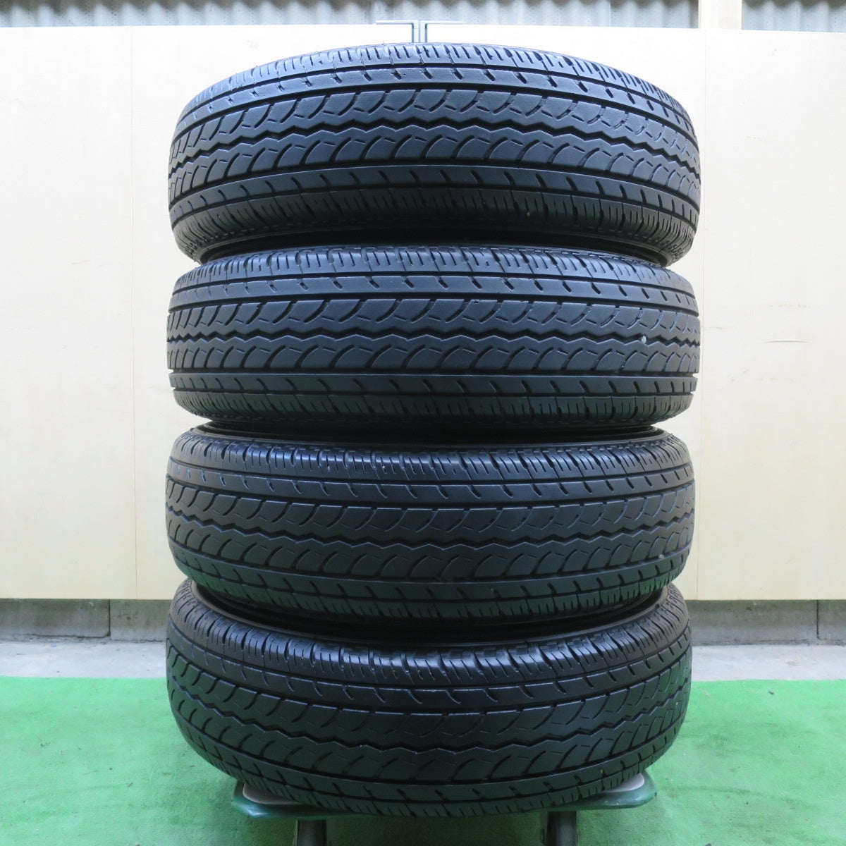 [送料無料] バリ溝！8.5分★日産 キャラバン 純正 スチール 195/80R15 107/105L ヨコハマ JOB RY52 15インチ PCD139.7/6H★5040602IMノ