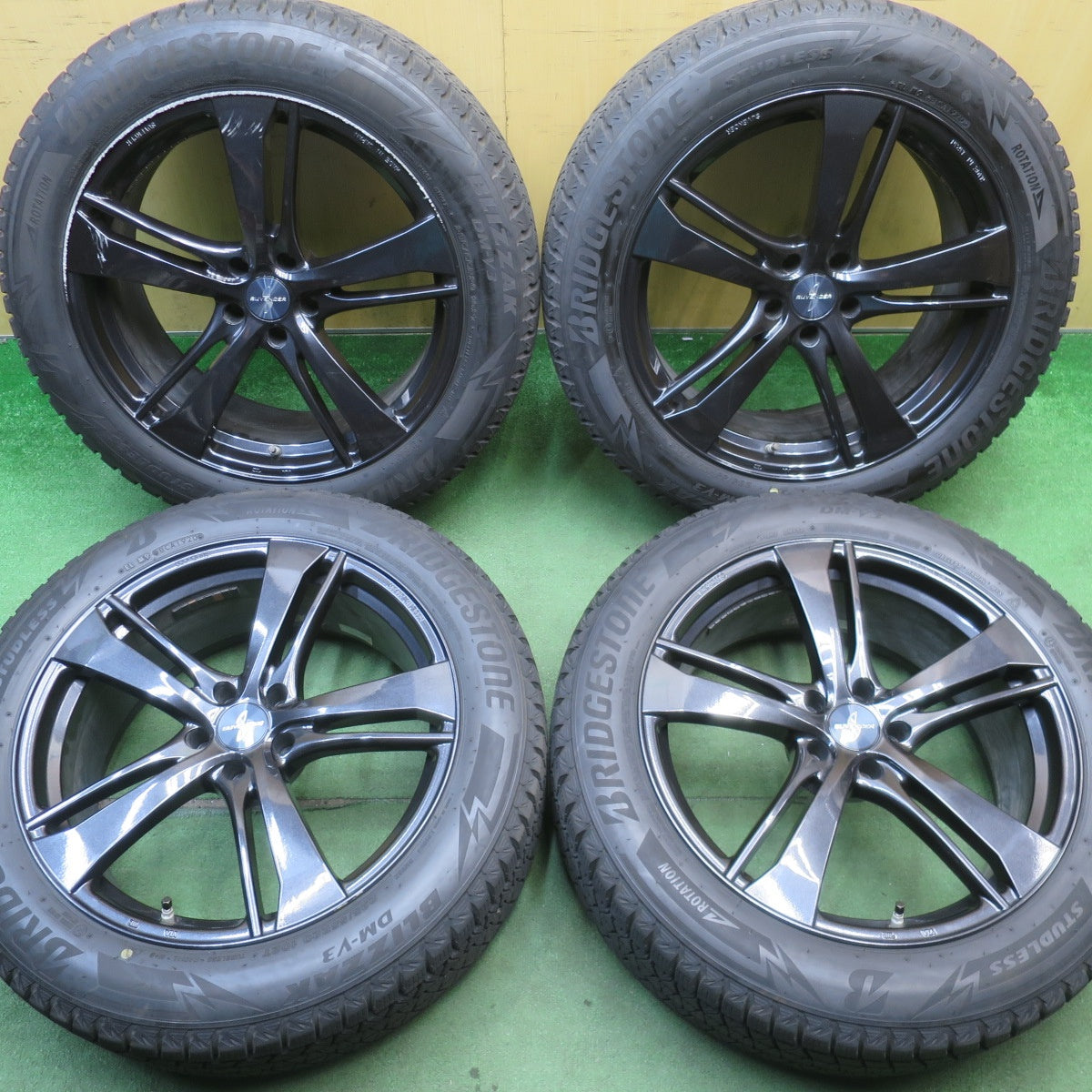 センサー付！バリ溝！9分★レクサス 等 235/55R20 スタッドレス ブリヂストン ブリザック DM-V3 SUVENCER サヴェンサー 20インチ PCD114.3/5H★6052501NJス