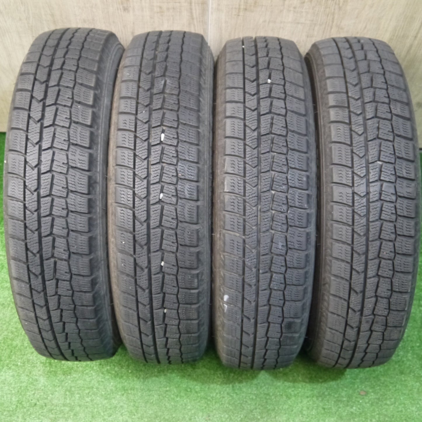 バリ溝！8.5分★スタッドレス 145/80R13 ダンロップ ウインターマックス WM02 タイヤ 13インチ モコ ワゴンR アルト N-BOX 等★6052206KKスタ