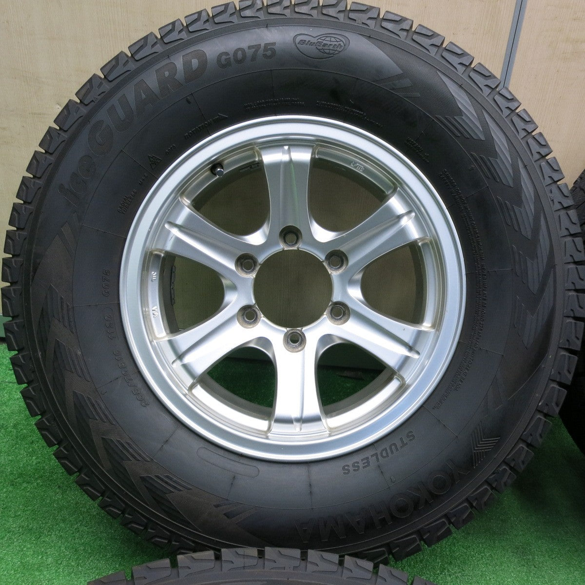 [送料無料] バリ溝！20年！8.5分★スタッドレス 265/70R16 ヨコハマ アイスガード G075 社外 アルミ 16インチ PCD139.7/6H★4120512TNス