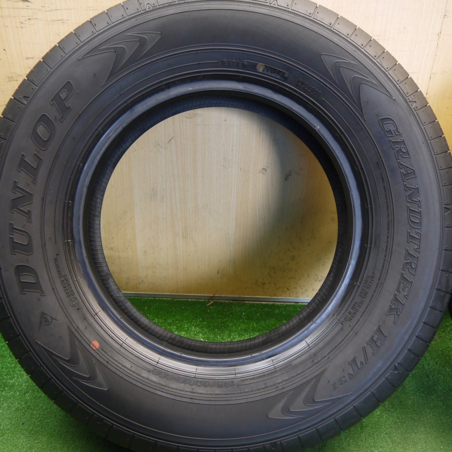 新車外し！26年★195/80R15 ダンロップ グラントレック H/T 31 タイヤ 15インチ ジムニー シエラ 等★6072804Hノタ