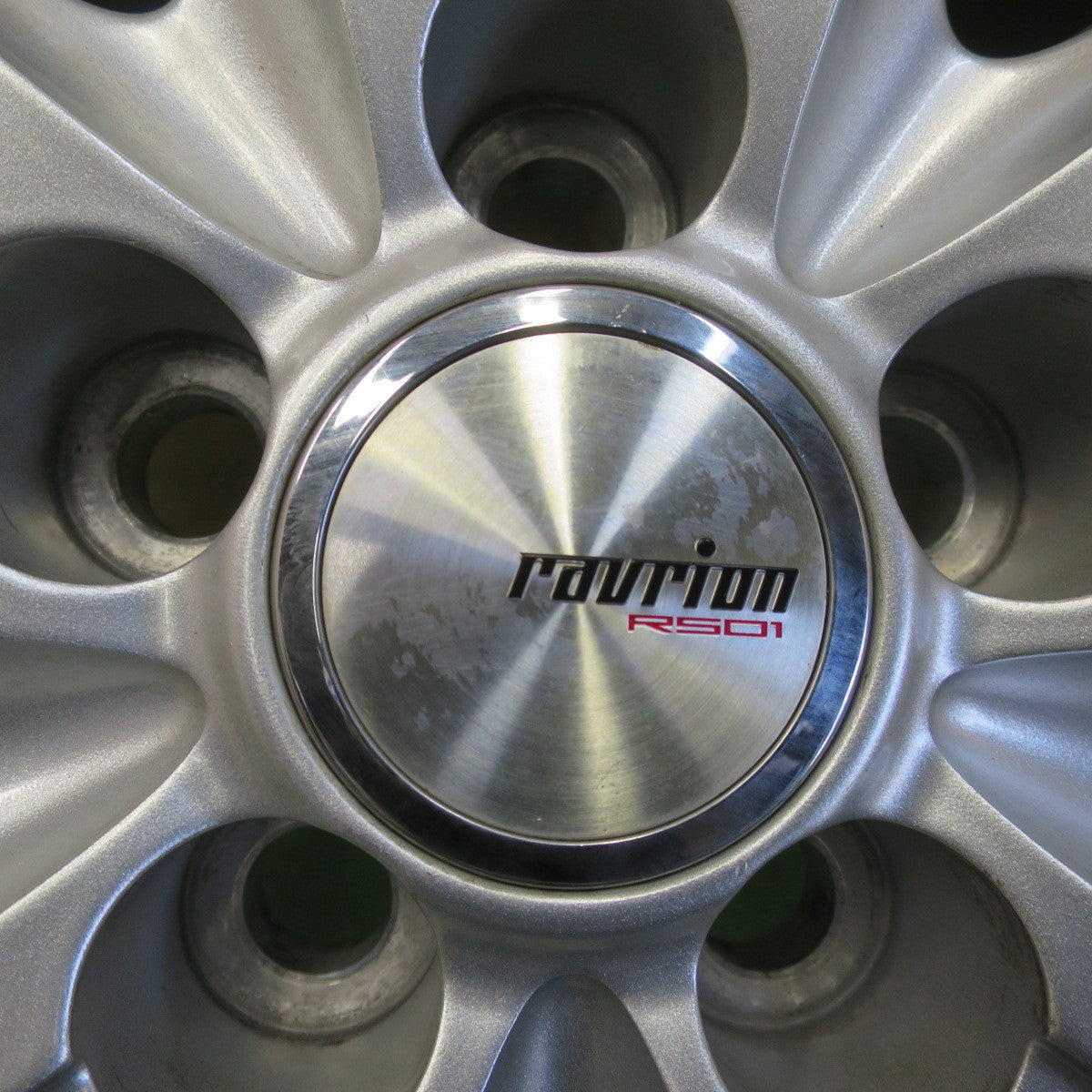 バリ溝！キレイ！9.5分以上★プリウス 等 195/65R15 スタッドレス グッドイヤー アイスナビ6 ravrion RS01 ラブリオン 15インチ PCD100/5H★6042509イス