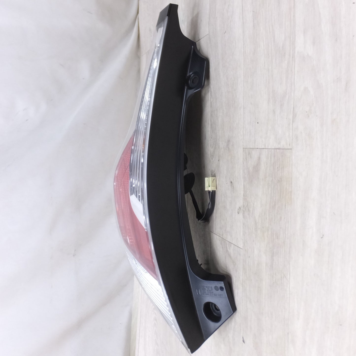 [送料無料] 美品◆トヨタ アクア NHP10 中期 純正 テール ライト ランプ 左 STANLEY 52-297◆