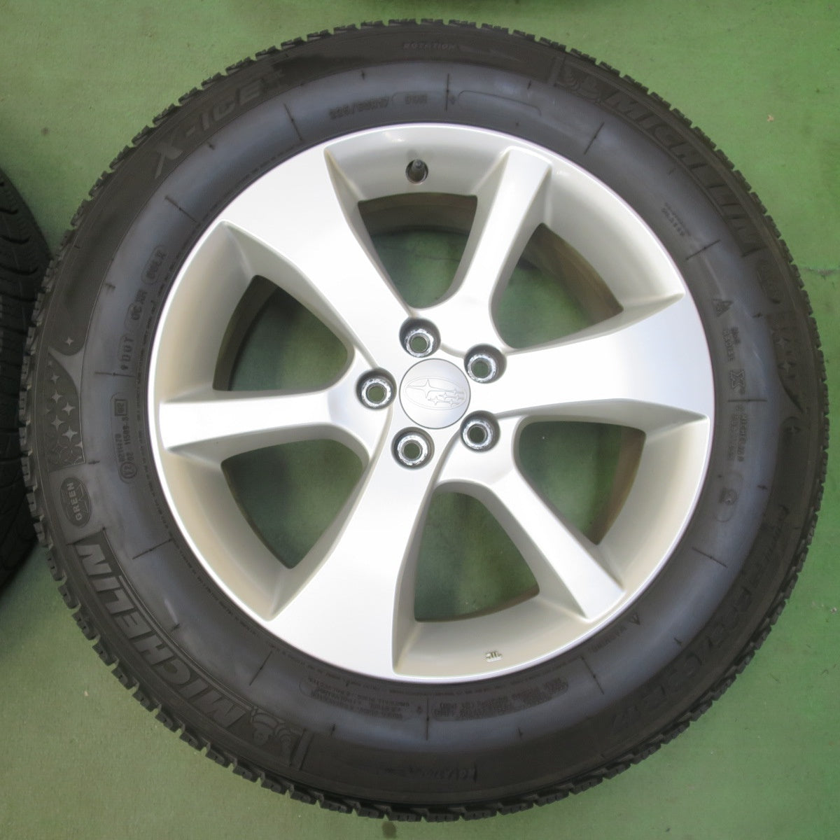 キレイ◎スバル レガシィ アウトバック 純正 225/60R17 スタッドレス ミシュラン X-ICE XI3 17インチ PCD100/5H◎6081109IMス