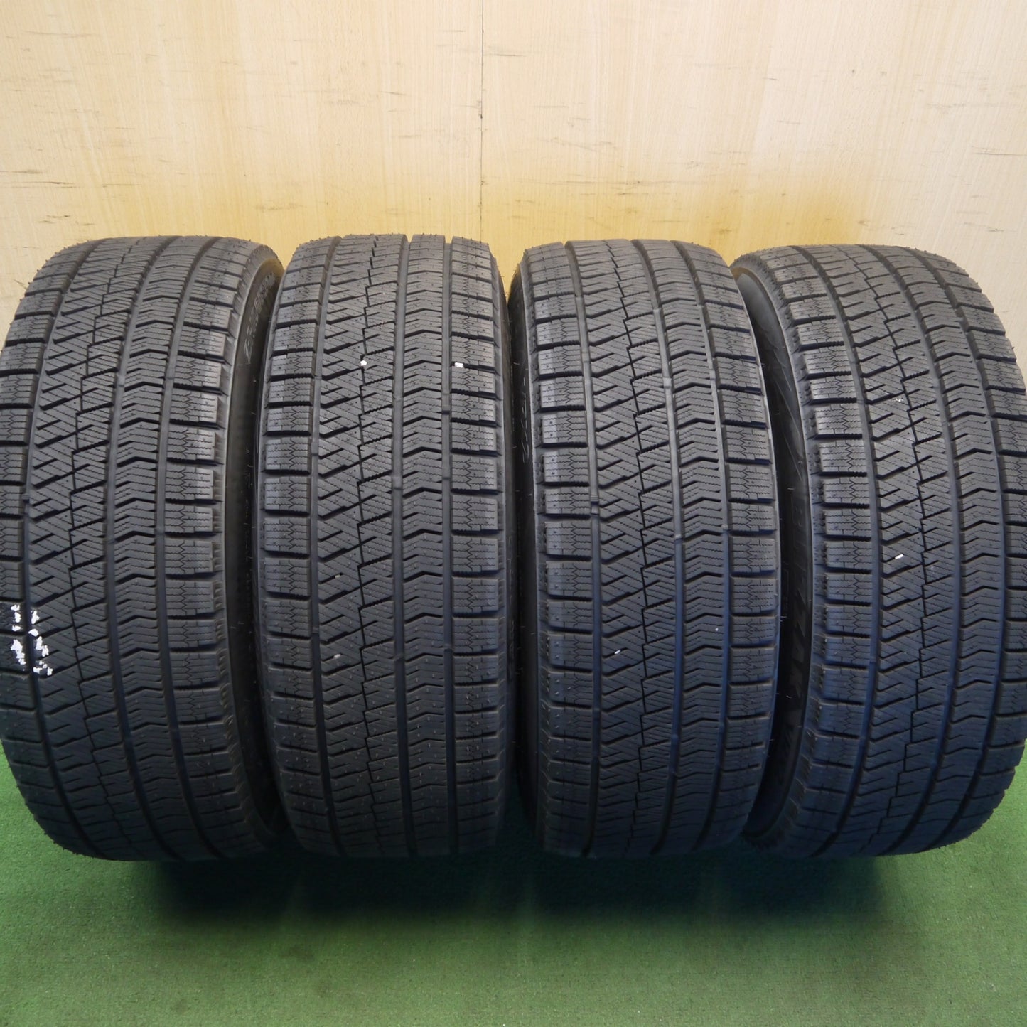 バリ溝！キレイ！9.5分◎LEONIS AR 225/45R18 スタッドレス ブリヂストン ブリザック VRX2 レオニス 18インチ PCD114.3/5H◎6082404Hス