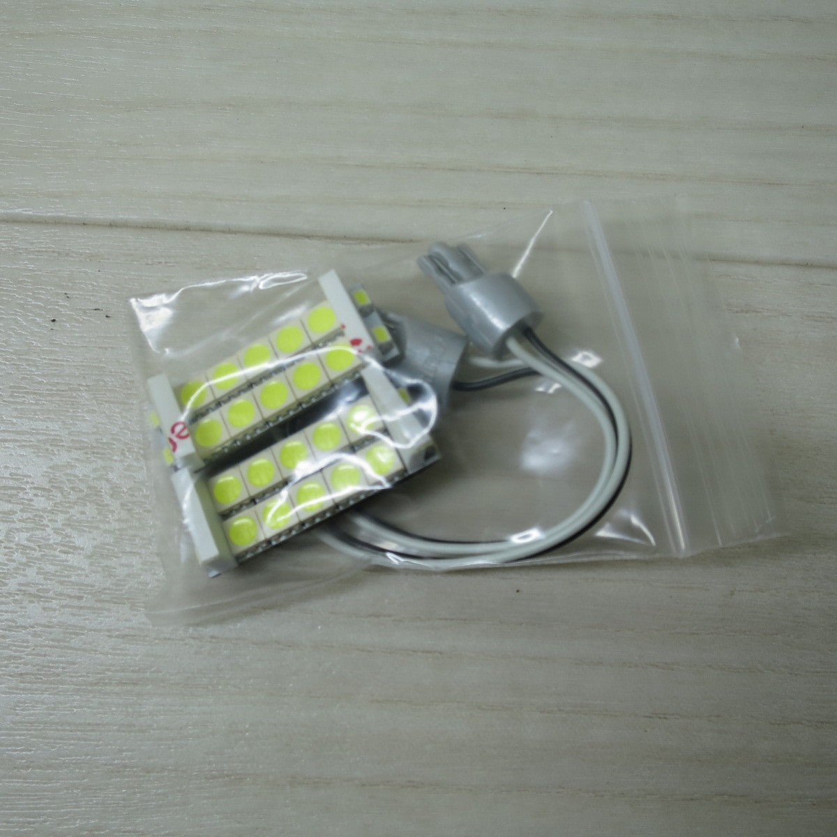 [送料無料] 未使用！2個セット☆YOURS マツダ CX-5 (KF系) 専用 LED ライセンス ランプ ライト ナンバー 灯 照明 型式 不明☆