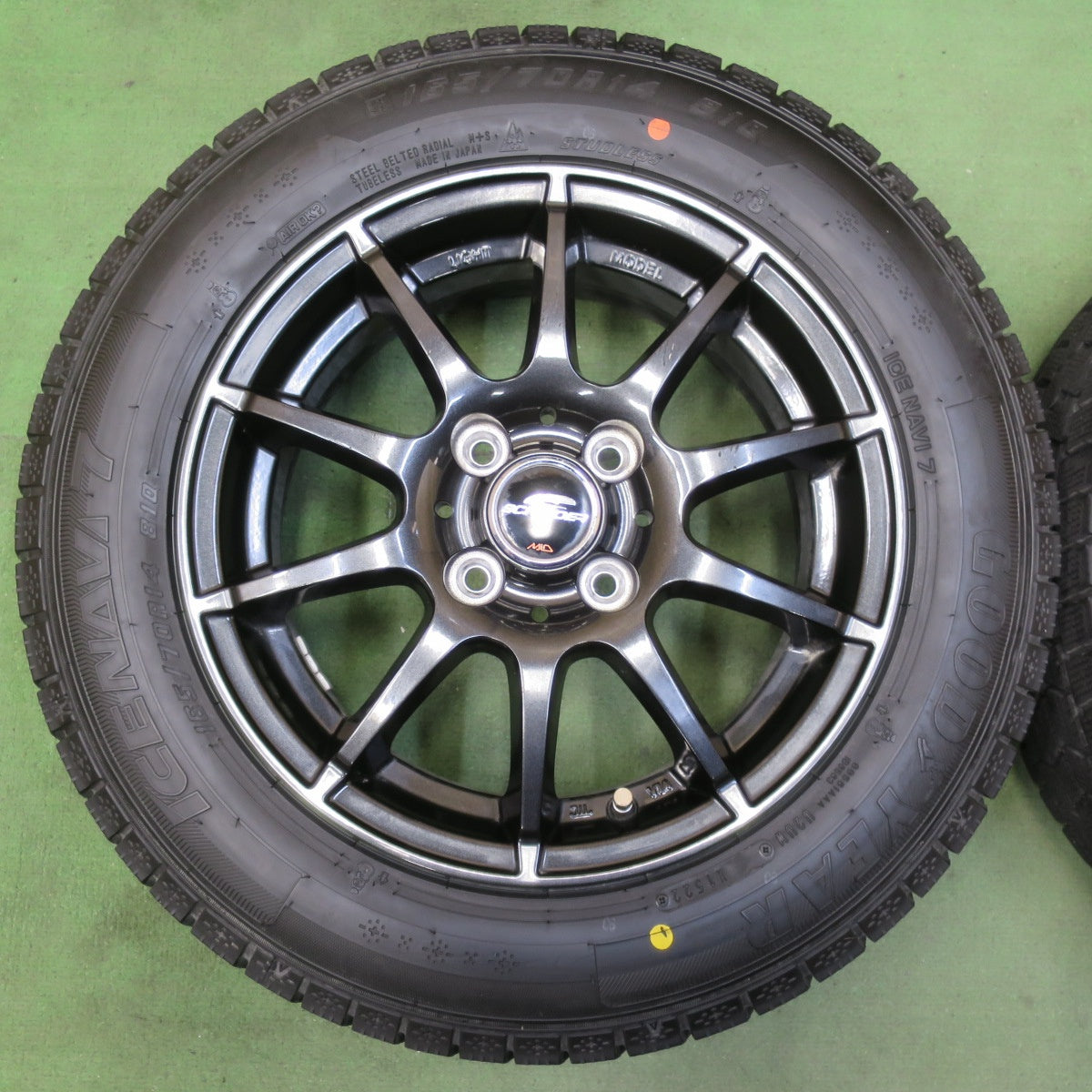 バリ溝！22年！キレイ！9.5分以上★スタッドレス 165/70R14 グッドイヤー アイスナビ7 SCHNEIDER MiD シュナイダー 14インチ PCD100/4H★5110406イス