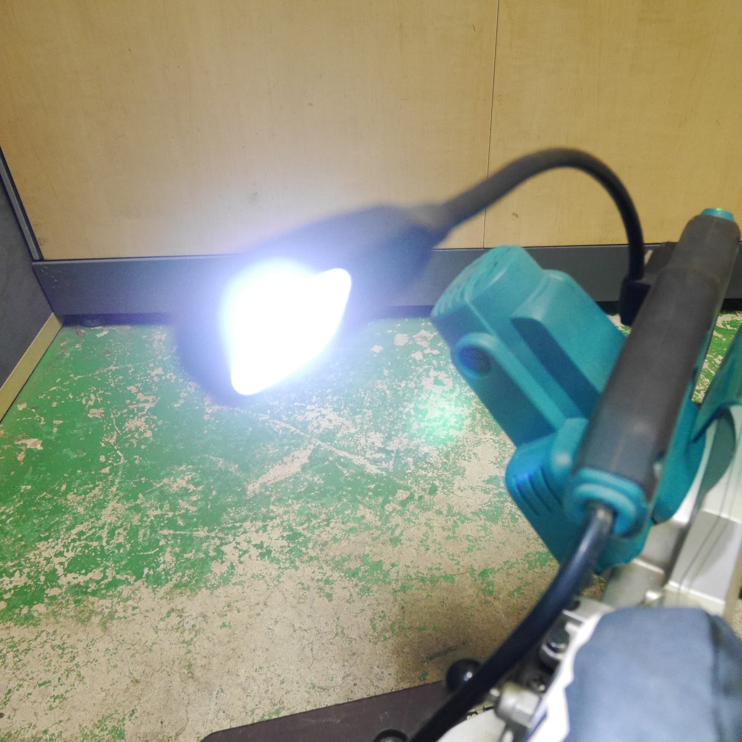 [送料無料] ☆マキタ 165mm スライド マルノコ LS0613FL 電動 工具 切断機 丸のこ 丸ノコ 丸鋸 木工用 makita☆