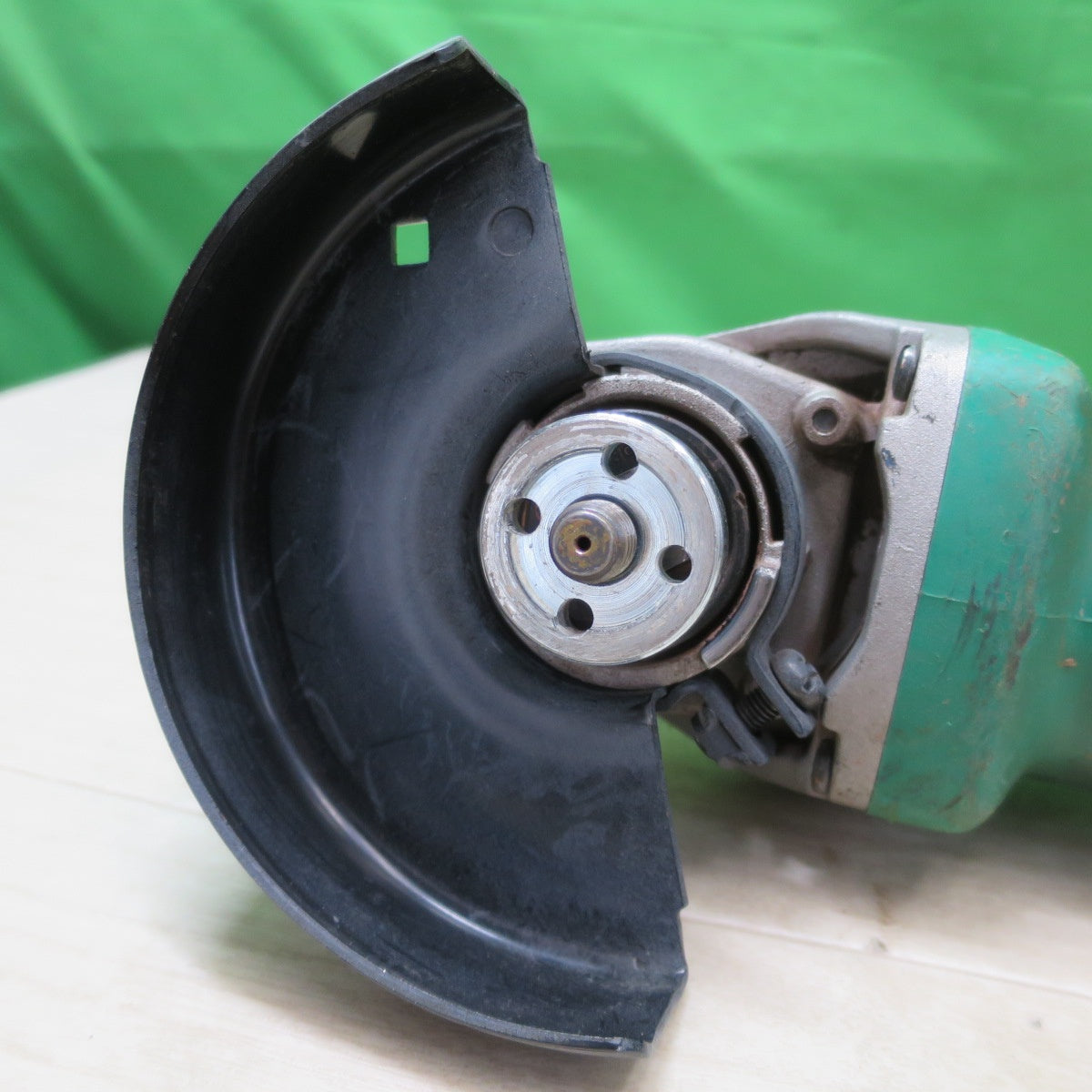 [送料無料] ☆マキタ 100mm ディスクグラインダ M965 電動 工具 makita 100V コード式 研削 研摩 研磨 機☆