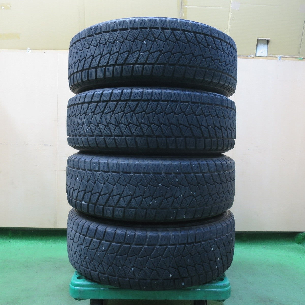 4本価格★スタッドレス 225/65R17 ブリヂストン ブリザック DM-V2 Reverline リバーライン 17インチ PCD114.3/5H★5032601イス