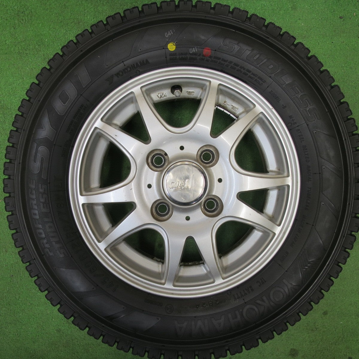 タイヤほぼ未使用！24年★スタッドレス 145/80R12 80/78N ヨコハマ SY01 Fang ファング 12インチ PCD100/4H★5051303TTス