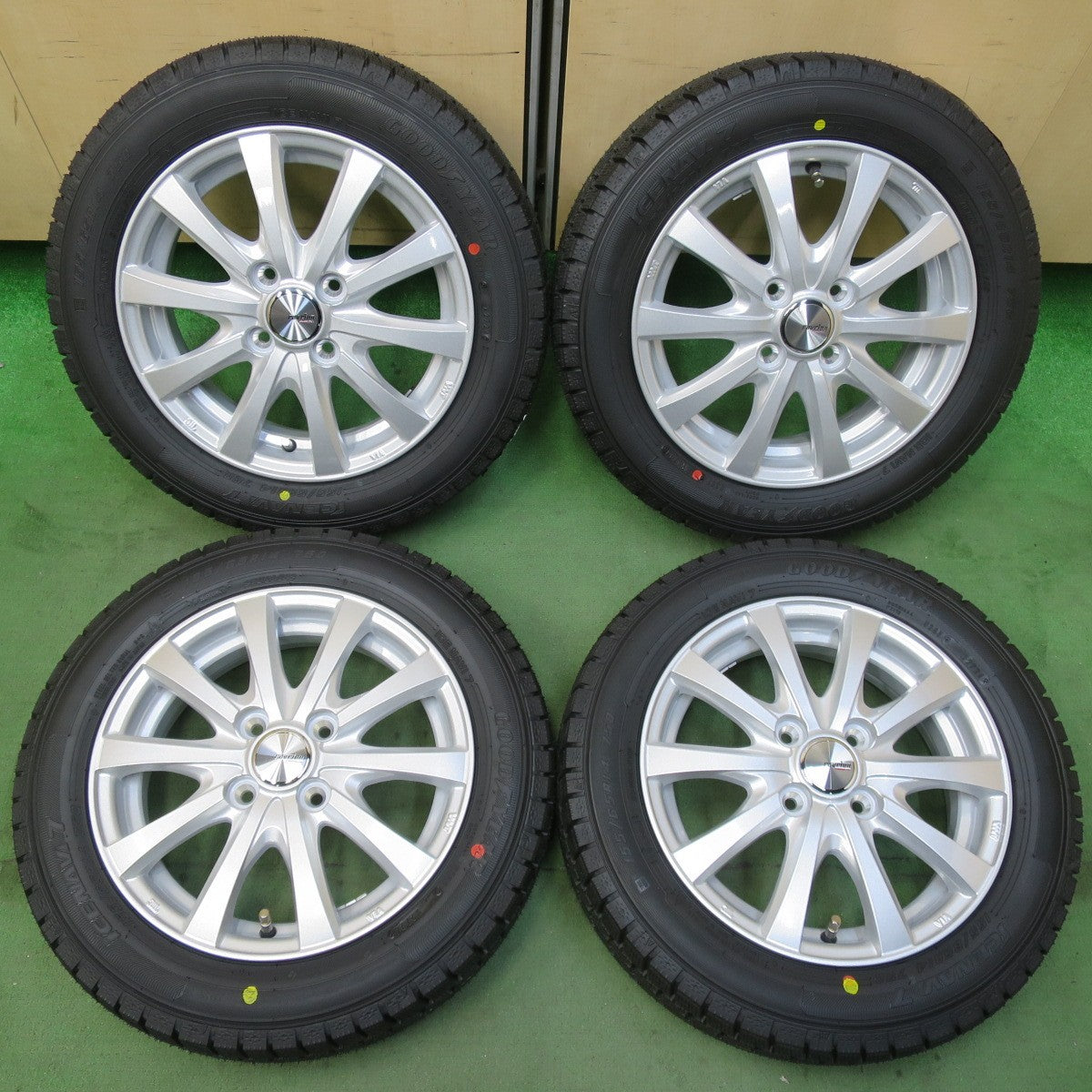 未使用！24年★スタッドレス 155/65R14 グッドイヤー アイスナビ7 ravrion RS01 ラブリオン 14インチ PCD100/4H★5102707イス