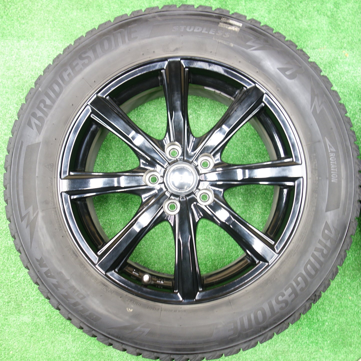 バリ溝！21年！8.5分★スタッドレス 225/60R17 ブリヂストン ブリザック DM-V3 STRANGER ストレンジャー 17インチ PCD114.3/5H★5112601KTス