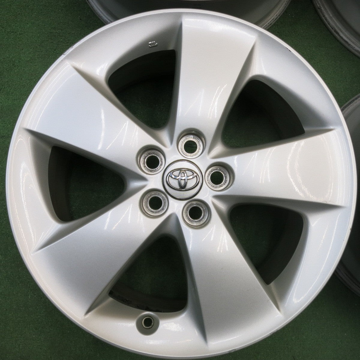 4本価格★トヨタ 30系 プリウス ツーリング 純正 ホイール 17インチ 17×7J PCD100/5H★6021510HAホ
