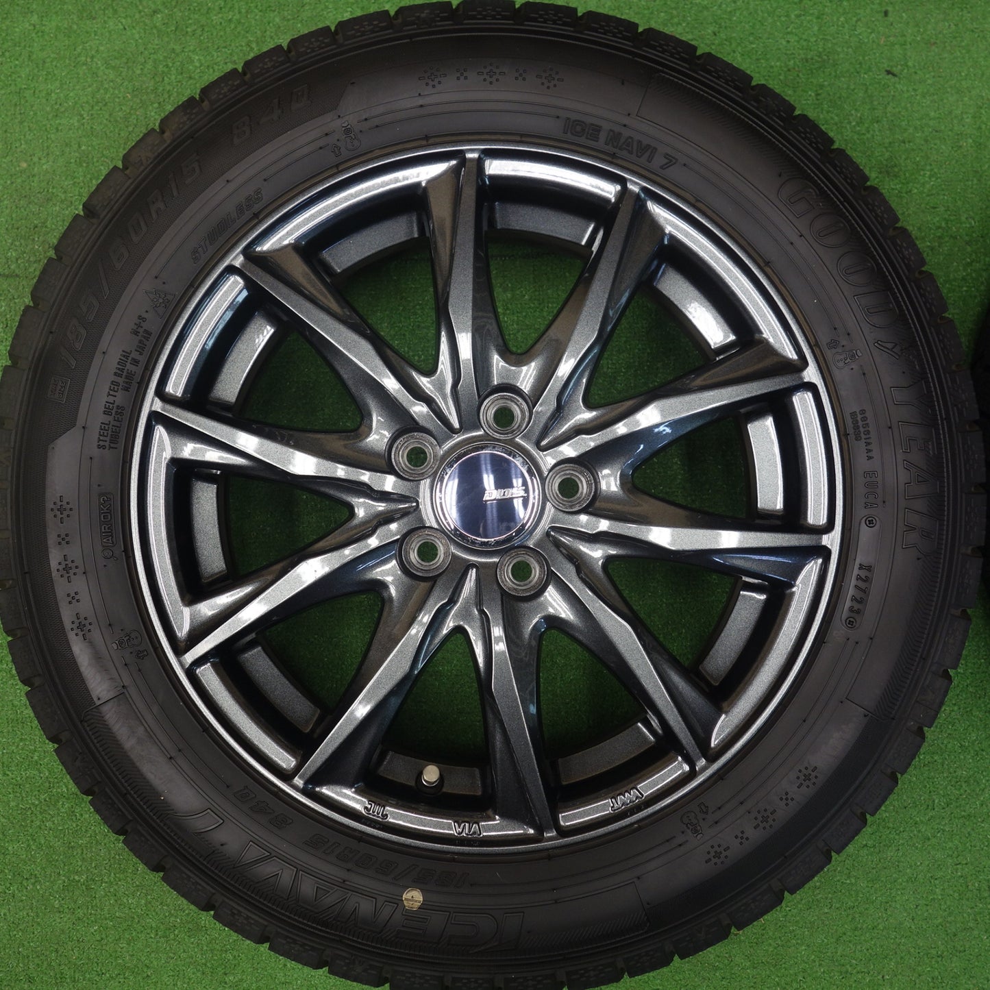 バリ溝！23年！キレイ！ほぼ10分◎シエンタ 等 185/60R15 スタッドレス グッドイヤー アイスナビ7 D.O.S. DOS 15インチ PCD100/5H◎6060103KTス