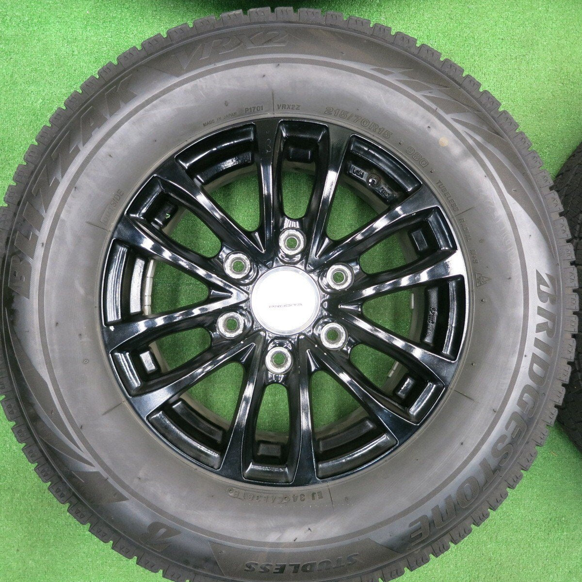 4本価格★スタッドレス 215/70R15 ブリヂストン ブリザック VRX2 PRODITA プロディータ 15インチ PCD139.7/6H★5020303TNス