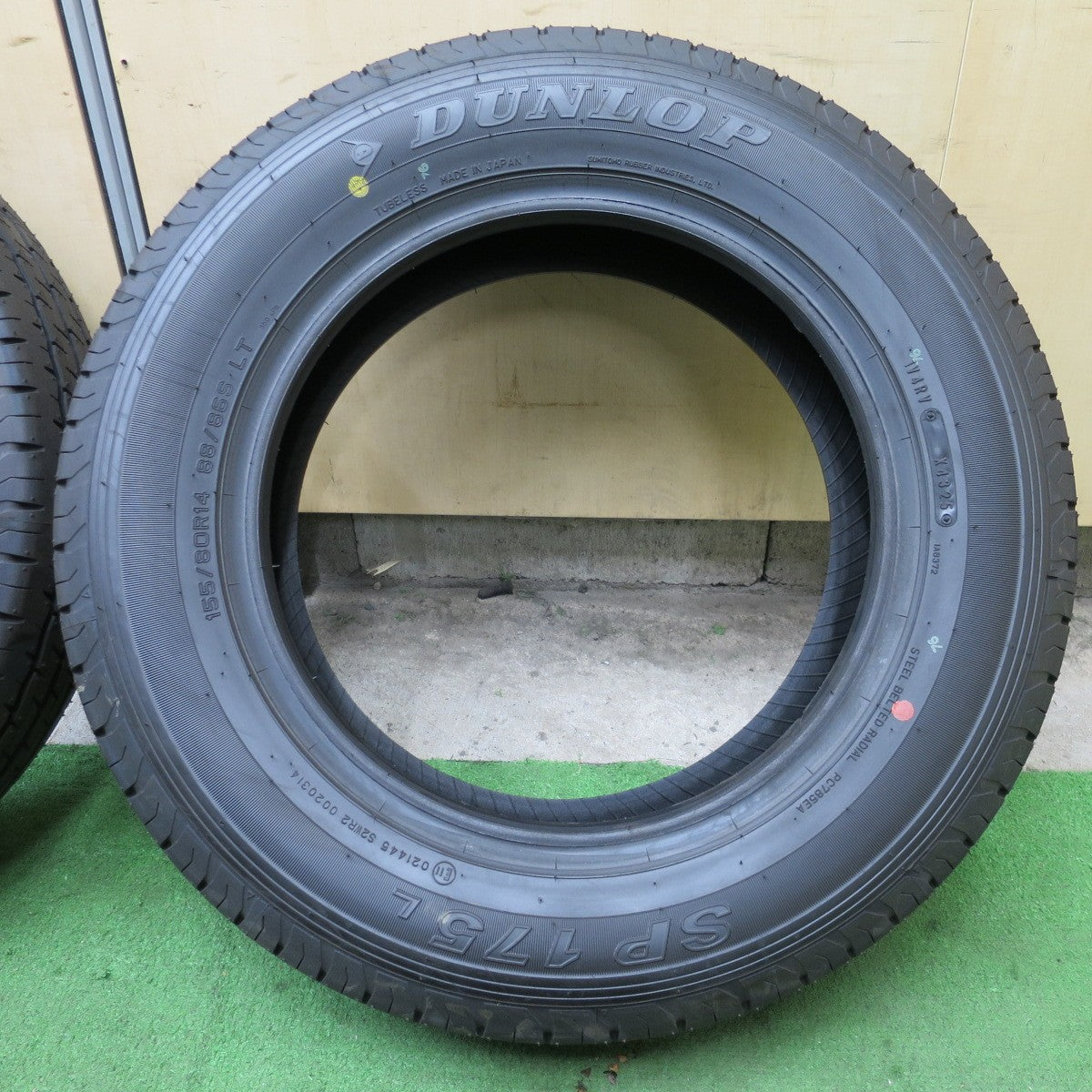 新車外し！25年★155/80R14 88/86S ダンロップ SP175L タイヤ 14インチ プロボックス サクシード 等★6032702NGノタ