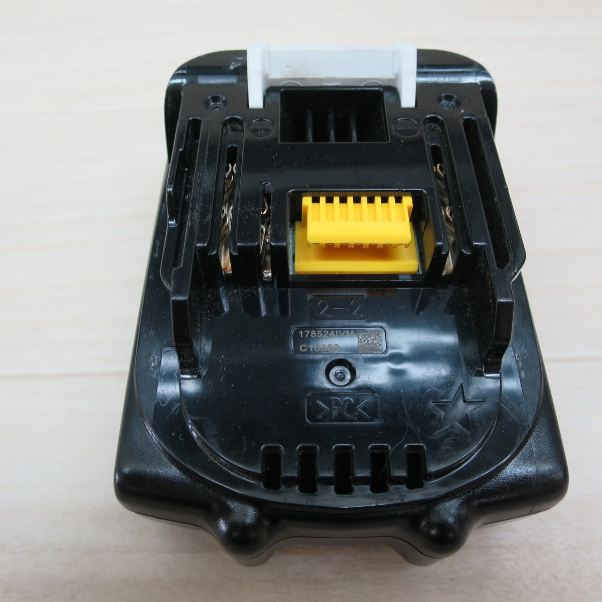 [送料無料] キレイ！充電回数6回☆マキタ 純正 リチウム イオン バッテリー BL1815N 18V 1.5Ah 27Wh 電動 工具 インパクト 等に☆