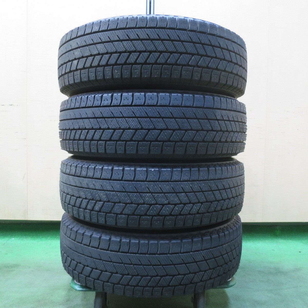 超バリ溝！23年！キレイ！ほぼ10分★スタッドレス 165/65R14 ブリヂストン ブリザック VRX3 GRADUAL DS25W グラデュアル 14インチ PCD100/4H★5122011イス