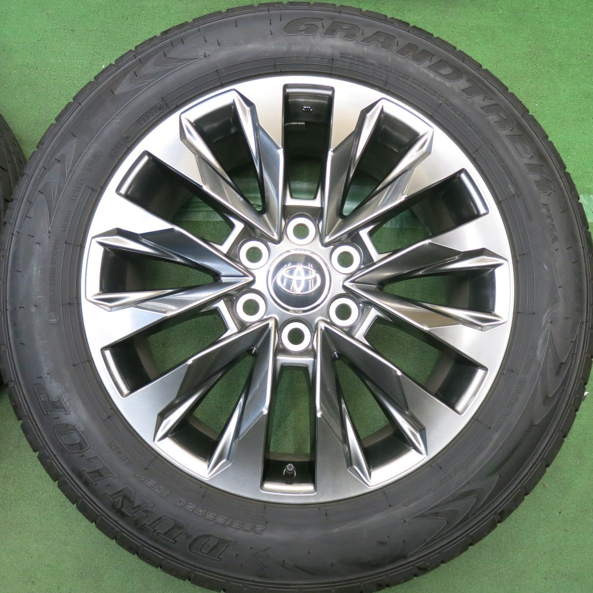 バリ溝！24年！キレイ！9分◎トヨタ ランクル 300 ZX 純正 265/55R20 ダンロップ グラントレック PT5A 20インチ PCD139.7/6H◎6092409HAノ