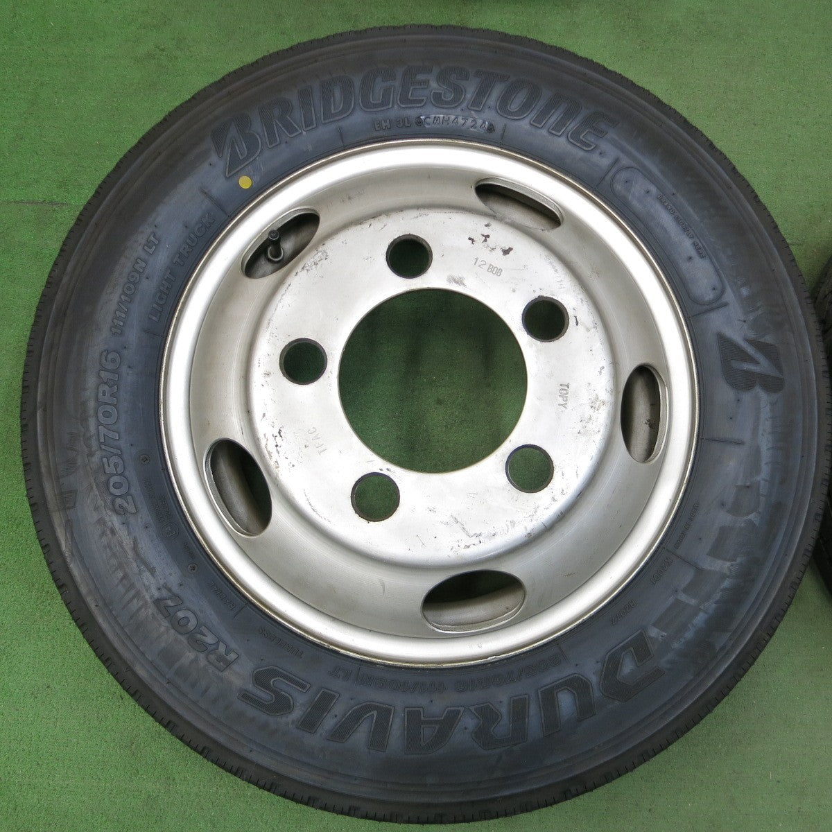 [送料無料] タイヤ未使用！24年★トラック タイヤ 205/70R16 111/109N ブリヂストン デュラビス R207 TOPY スチール 16インチ DURAVIS PCD203.2/5H★5030801ナノ