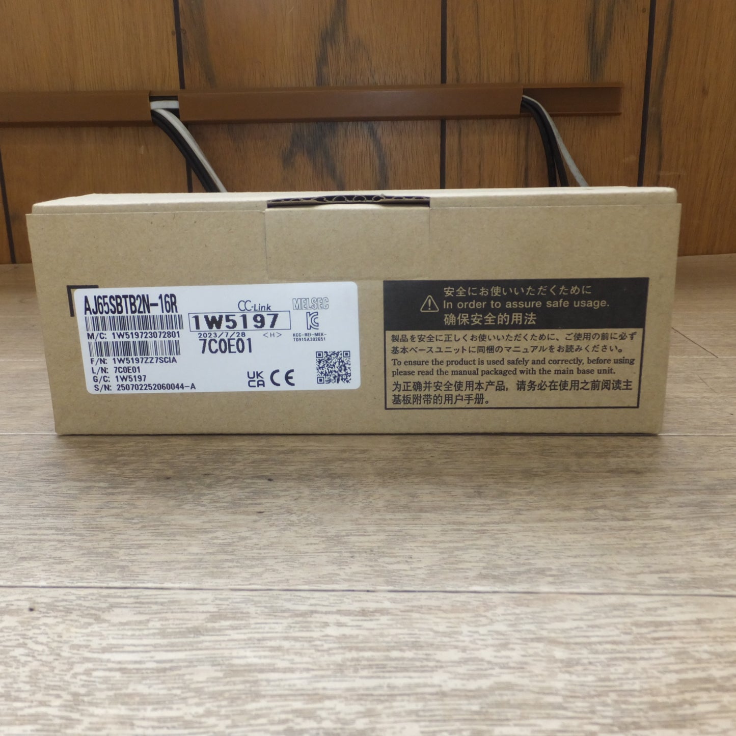 [送料無料] 未使用★三菱 MITSUBISHI CC-Link システム 小形タイプ リモート I/O ユニット AJ65SBTB2N-16R★