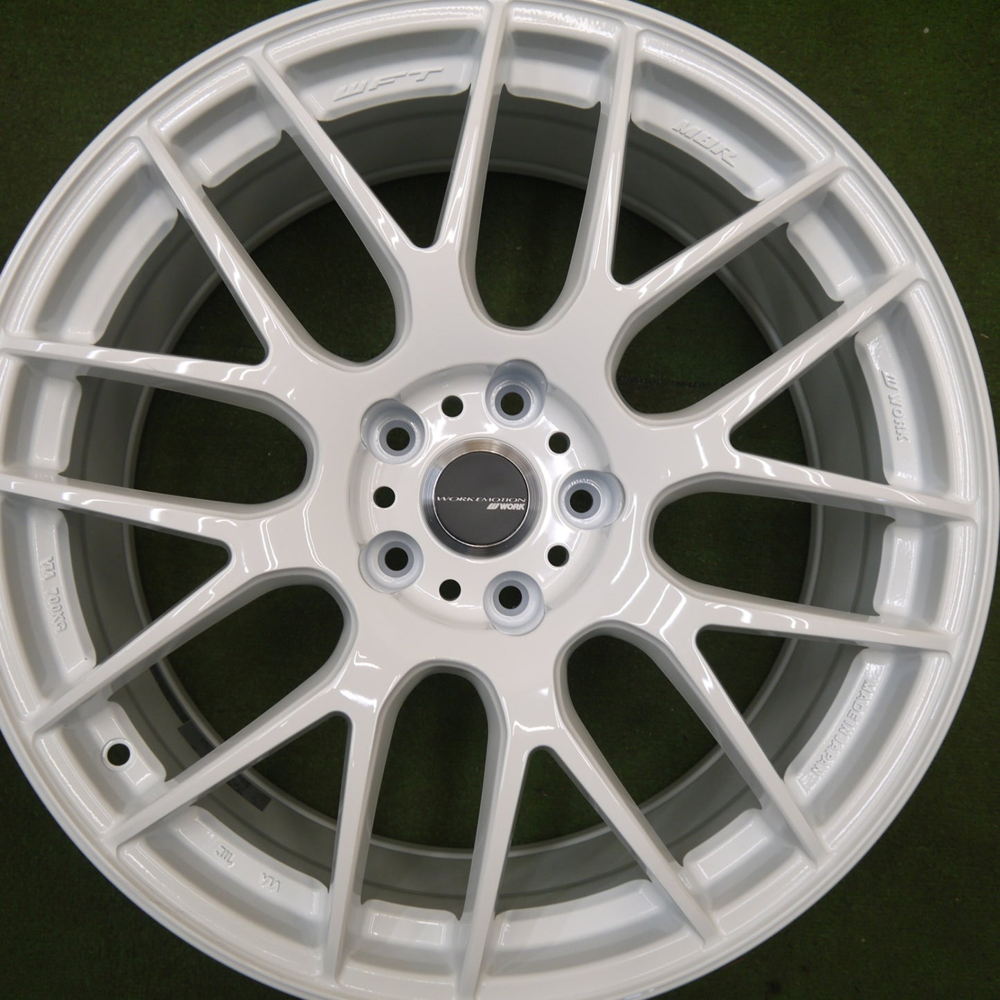未使用！付属品付き★WORK EMT-M8R 19インチ ホイール ワーク 19×8.5J PCD114.3/5H★6032413Hホ
