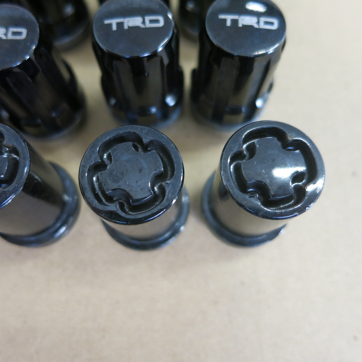 [送料無料] セット◆TRD ロック ナット 20個 ホイール ロック キー 2点 型式 不明◆
