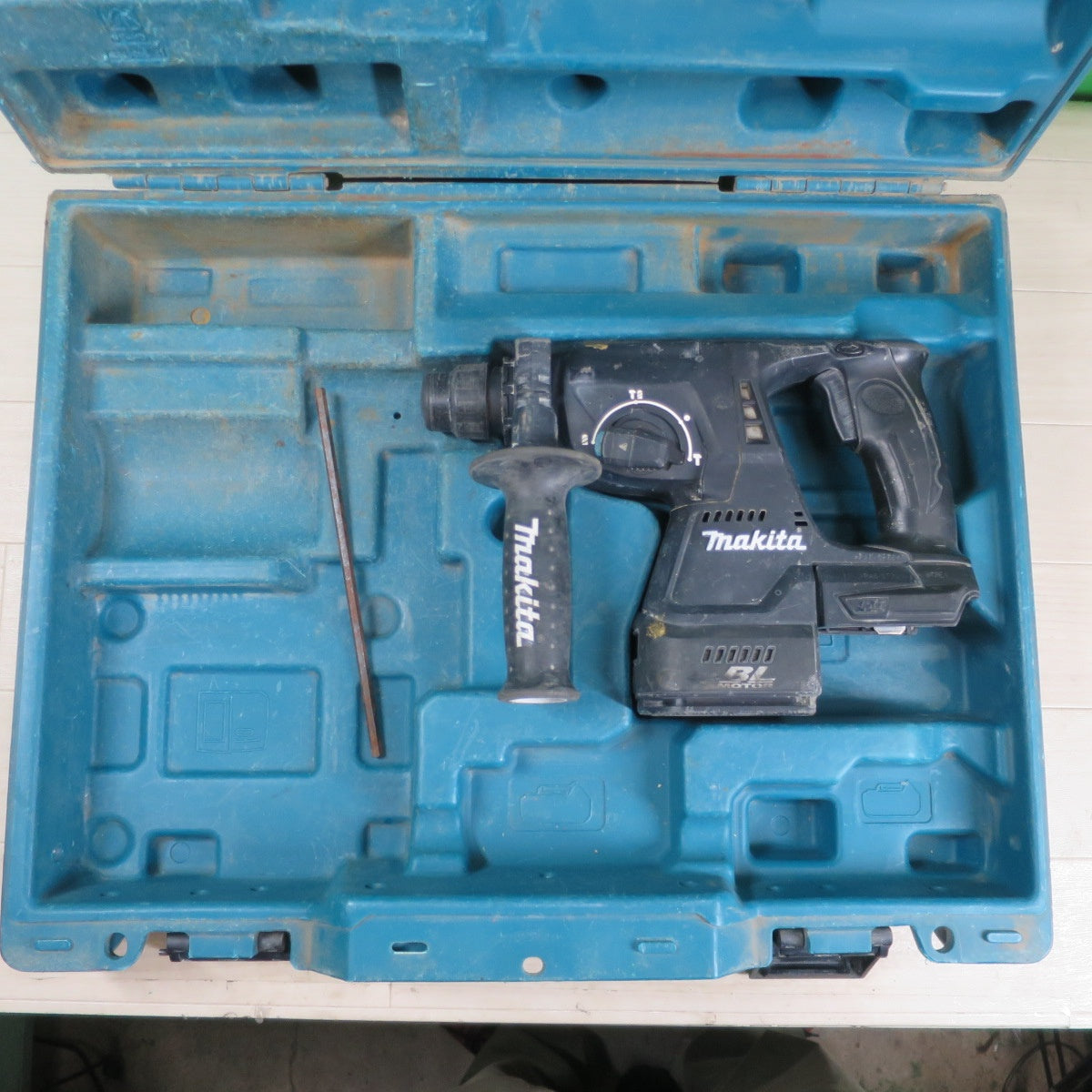 [送料無料] ☆makita マキタ 24mm 充電式 ハンマ ドリル 18V HR244D 本体のみ ハンマードリル 電動 工具☆