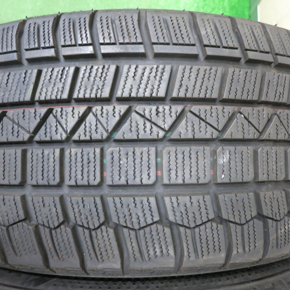 バリ溝！キレイ！9分★スタッドレス 225/60R17 ケンダ KR36 アイステック ネオ VELVA SPORT ヴェルヴァ 17インチ PCD114.3/5H★5012102NJス